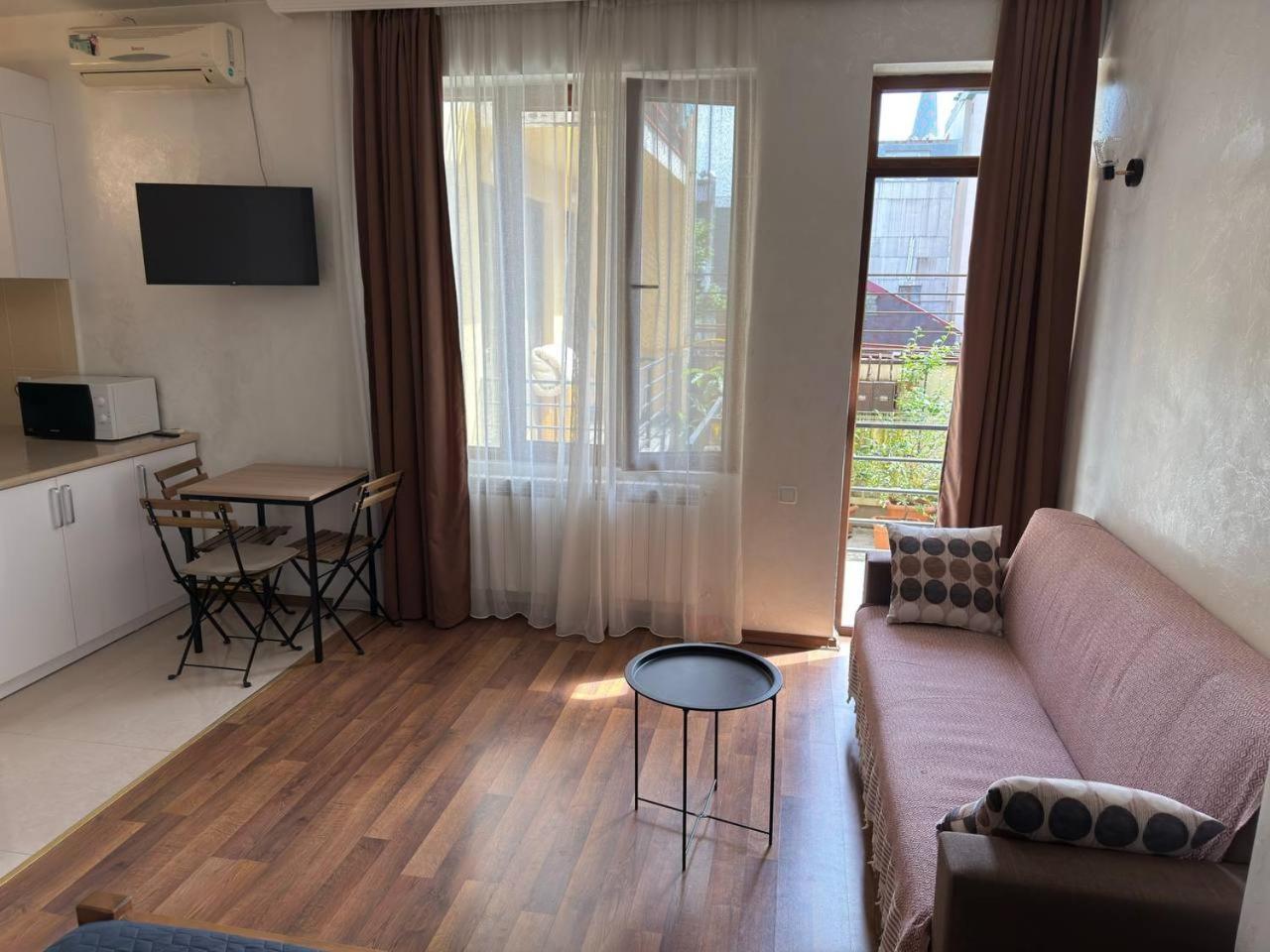 Tavdadebuli Apartment Batumi Ngoại thất bức ảnh